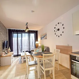 https://apartament-bursztynek-kolobrzeg.kolobrzeghotels.com